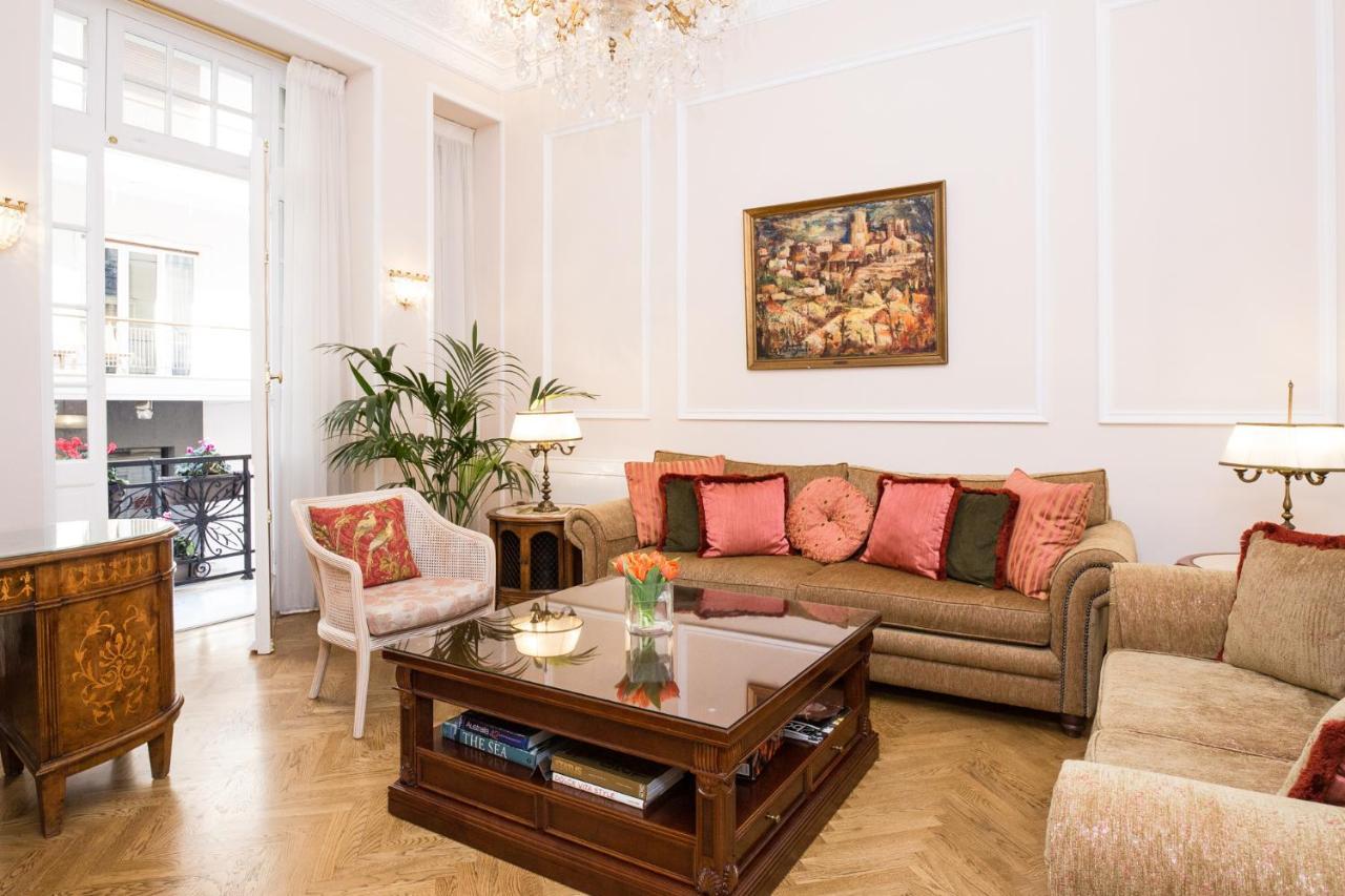 Appartamento The Rare Luxury Gem Near Syntagma, Kolonaki Square Atene Esterno foto