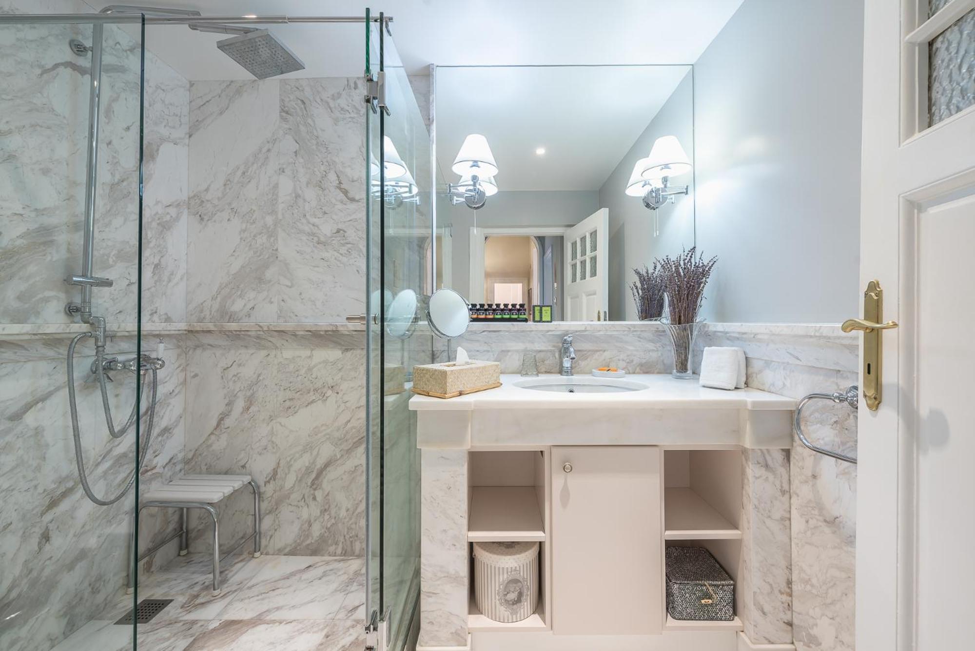 Appartamento The Rare Luxury Gem Near Syntagma, Kolonaki Square Atene Esterno foto
