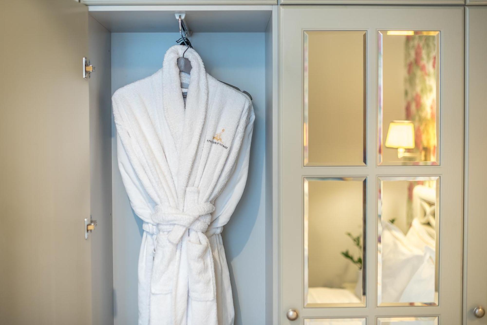 Appartamento The Rare Luxury Gem Near Syntagma, Kolonaki Square Atene Esterno foto