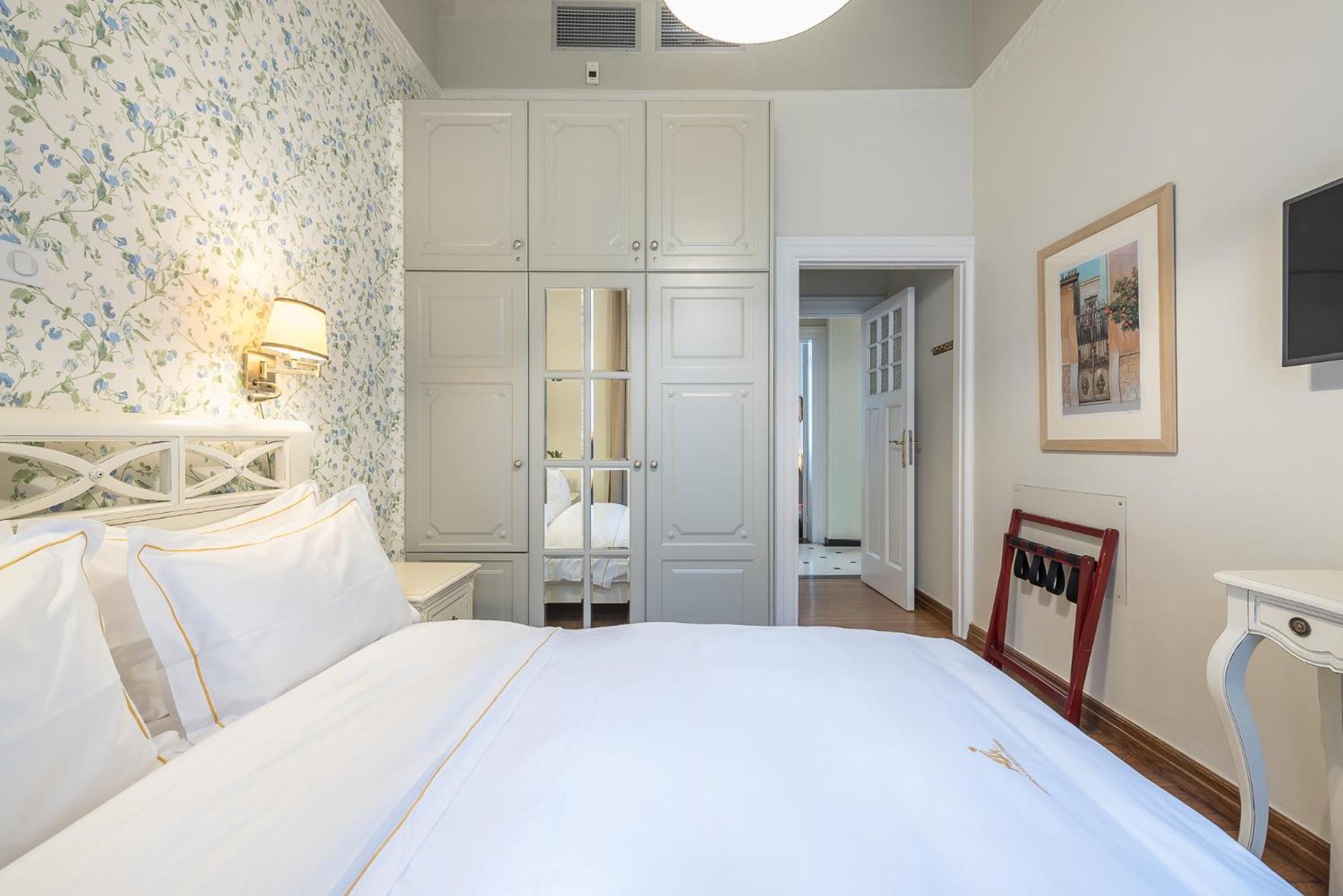 Appartamento The Rare Luxury Gem Near Syntagma, Kolonaki Square Atene Esterno foto