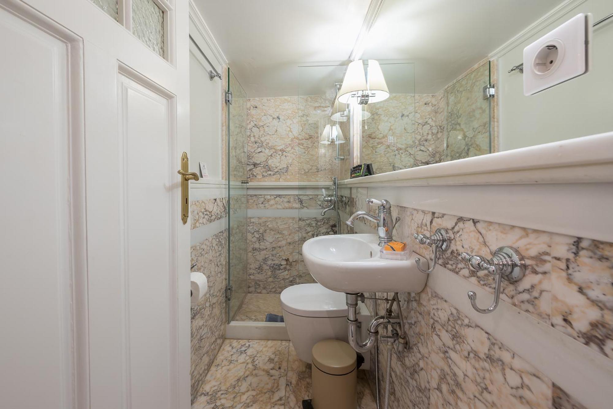 Appartamento The Rare Luxury Gem Near Syntagma, Kolonaki Square Atene Esterno foto