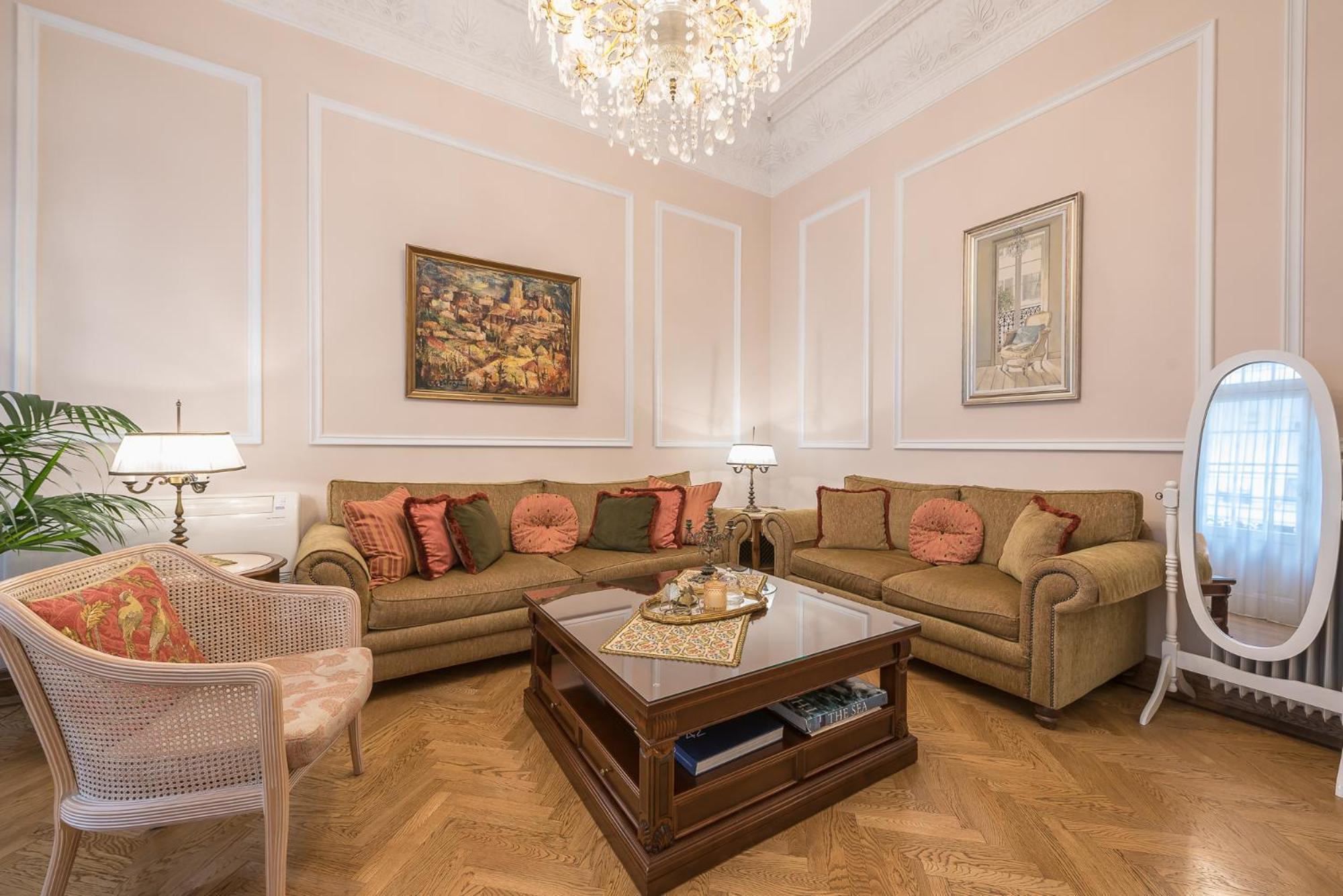 Appartamento The Rare Luxury Gem Near Syntagma, Kolonaki Square Atene Esterno foto