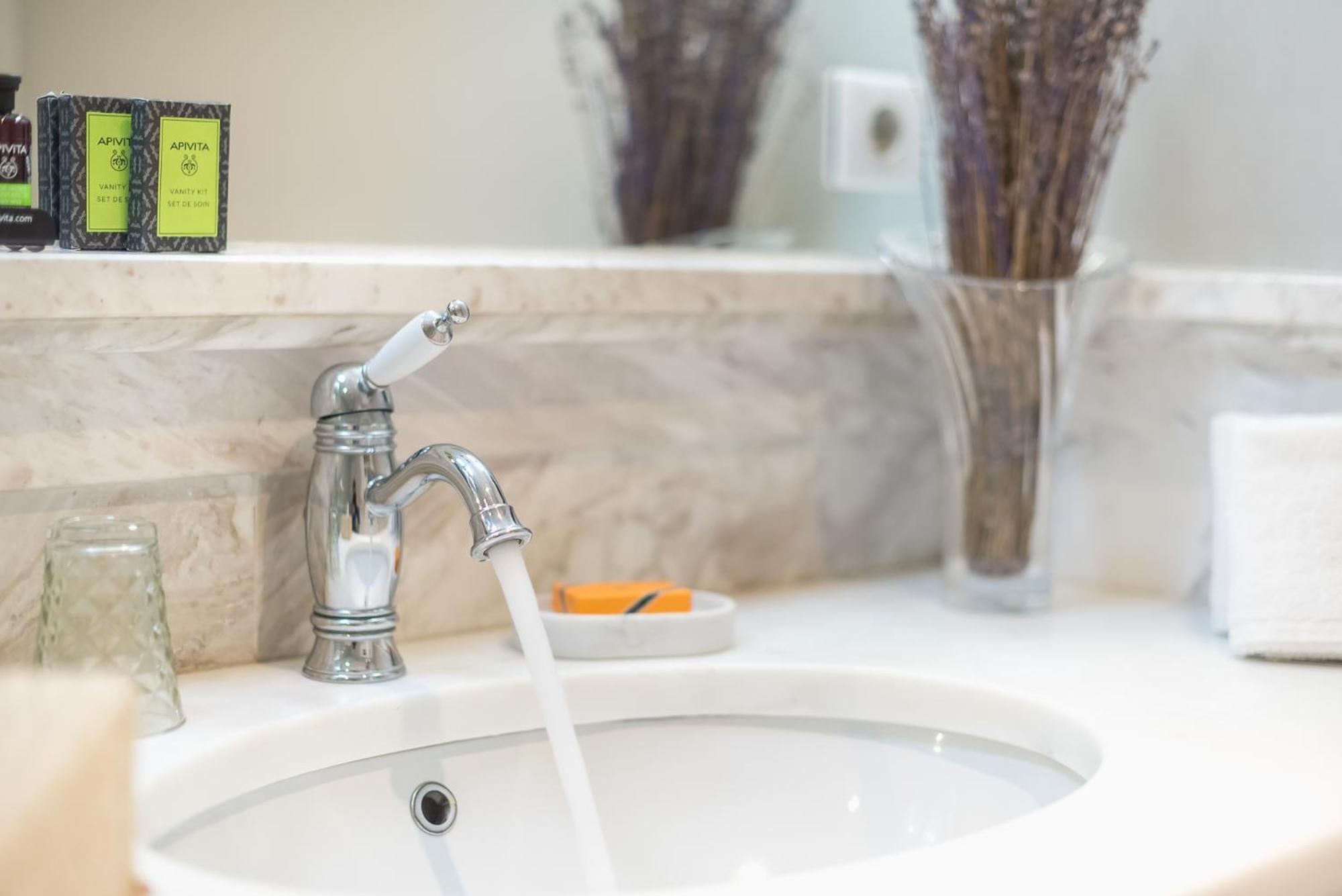 Appartamento The Rare Luxury Gem Near Syntagma, Kolonaki Square Atene Esterno foto